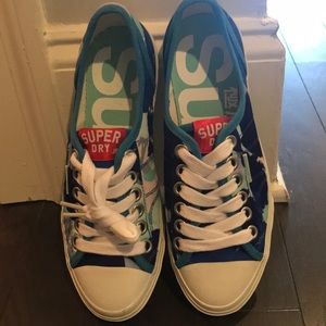 Superdry women sneaker size 5 authentic & NEW!!